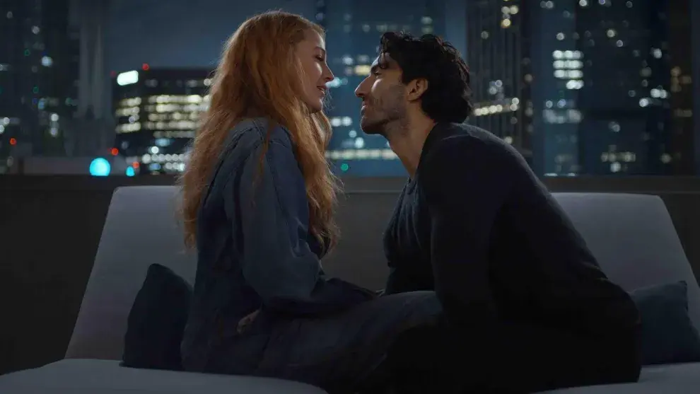 Imagen de Justin Baldoni y Blake Lively en la película Romper el círculo.