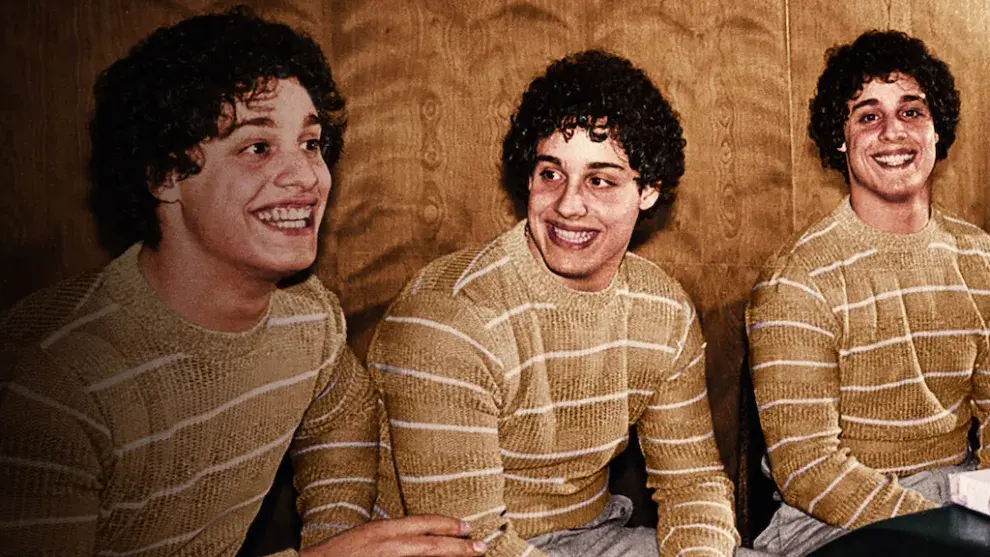 Three Identical Strangers, una de las películas que se van de Netflix en septiembre.