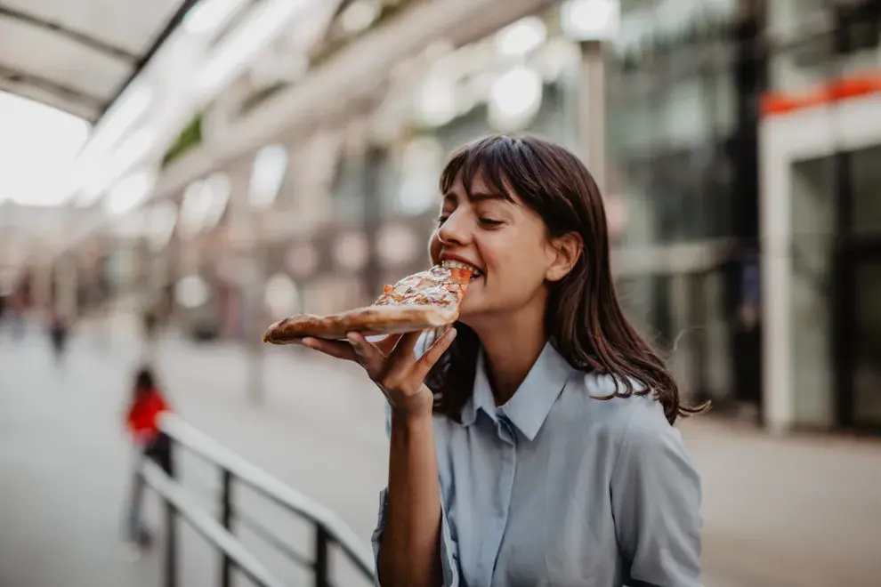 Comer de paso a buen precio: Conocé 5 "ventanitas" gastronómicas de la ciudad.