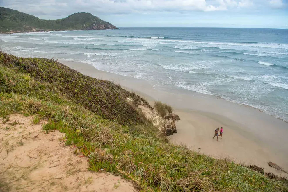 Barra de Ibiraquera cuenta con amplias playas aunque depende mucho de la marea.