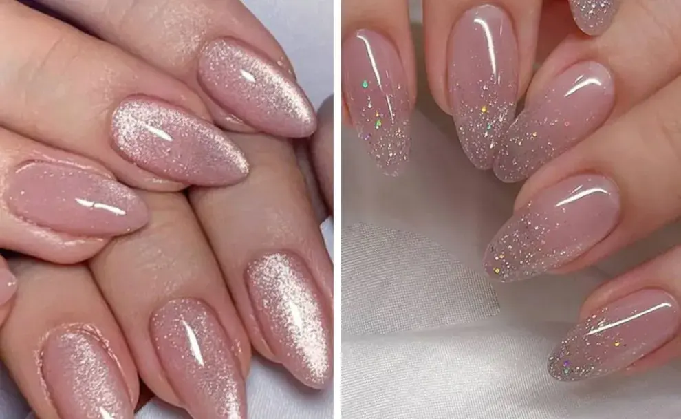 dos manos con uñas de color nude con brillos