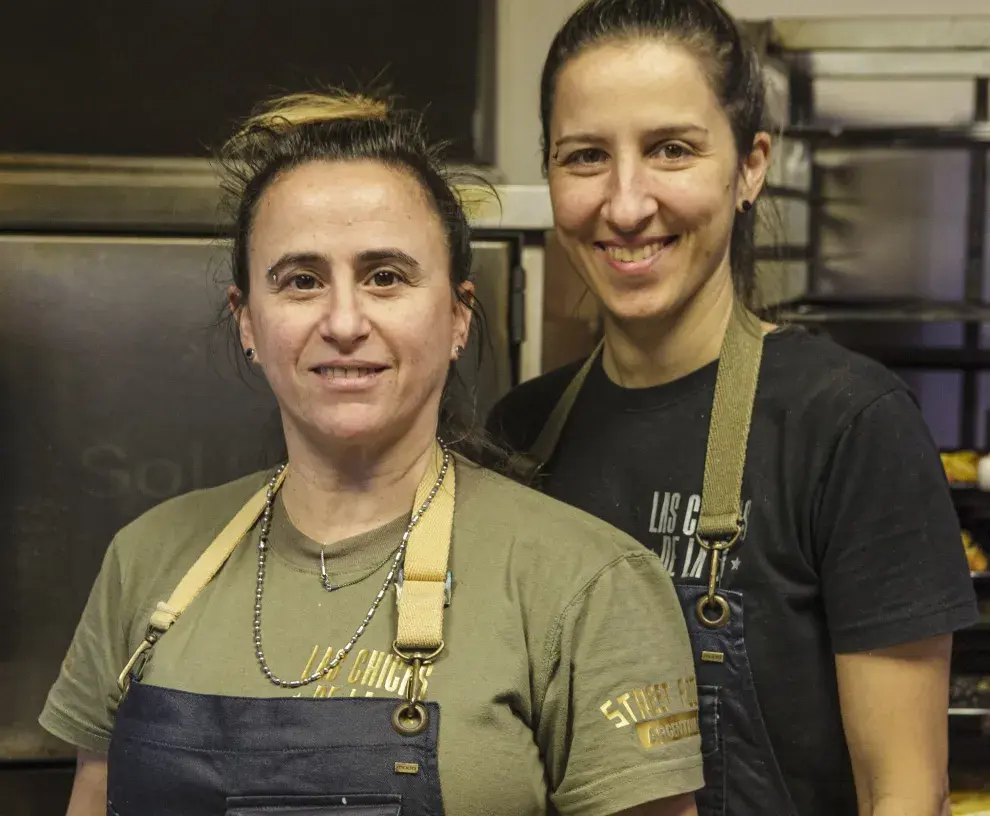 Las chicas de la 3, cocineras en el Mercado Central.