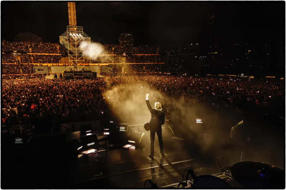 Foto de Paul McCartney en su show en Uruguay.