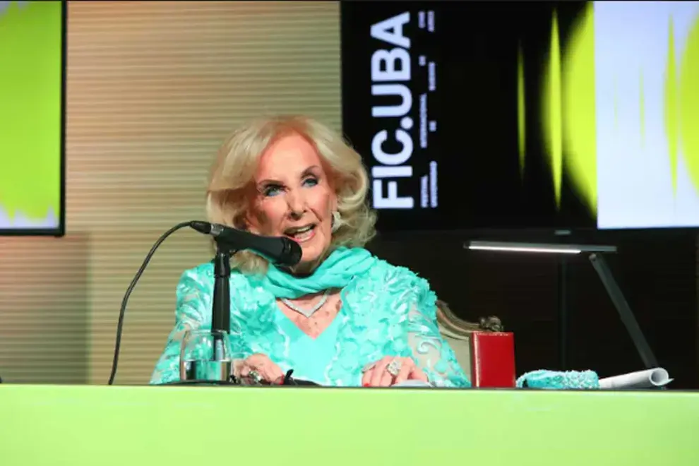 Mirtha Legrand, durante el discurso de agradecimiento que pronunció tras recibir el Doctorado Honoris Causa de parte de la UBA