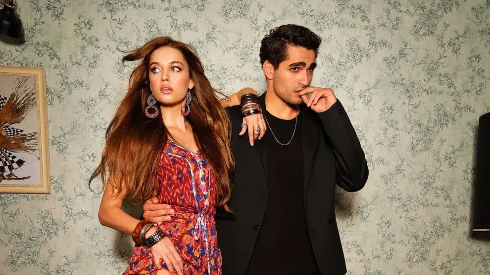 Los protagonistas de "Amor a cualquier precio", la novela turca.