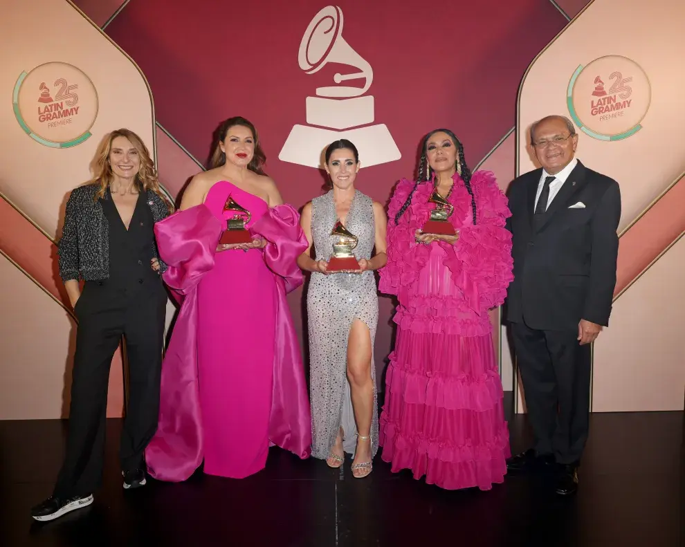 Soledad Pastorutti con su Latin Grammy 2024.