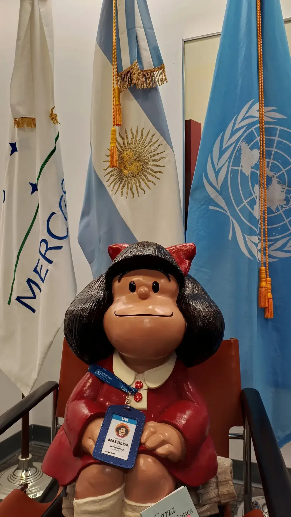 Mafalda, intérprete en la ONU.