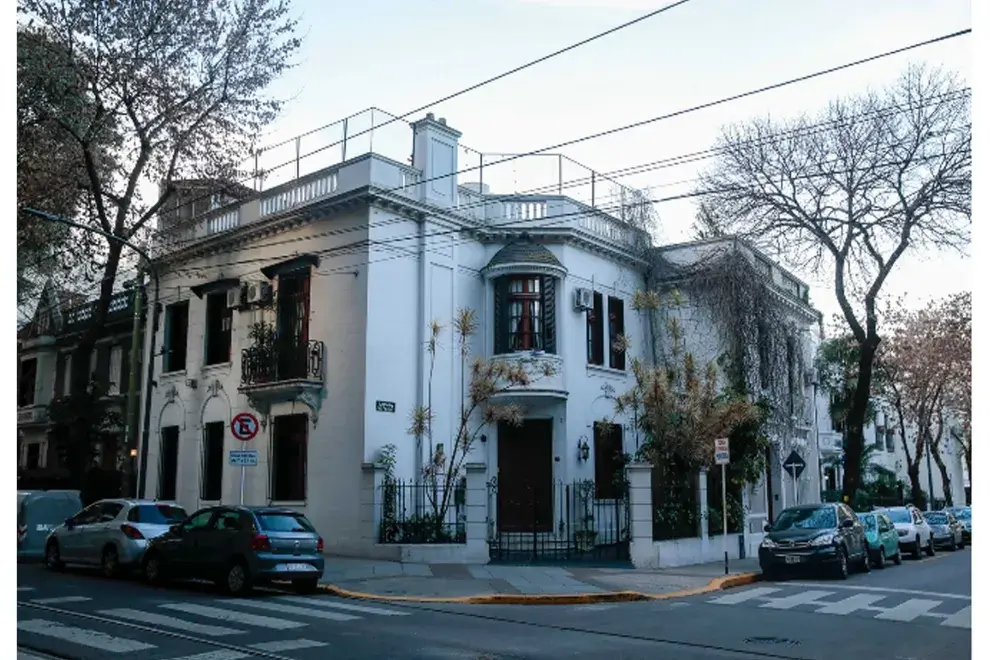 Su arquitectura, sus calles soñadas y sus grandes arboledas te transportan al típico barrio inglés