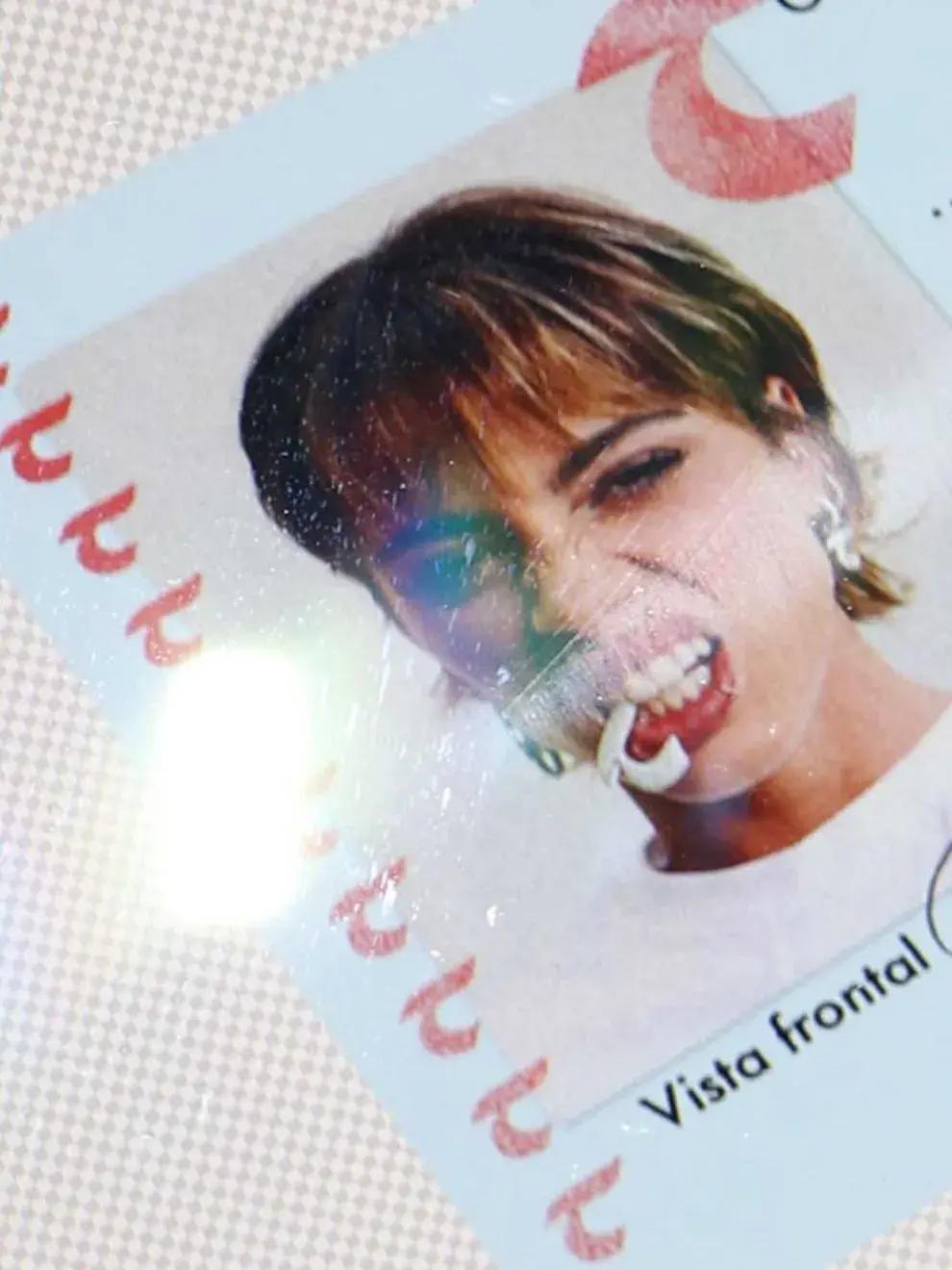 La cantante argentina, Tini Stoessel apostó a un radical cambio de look. El corte que lleva en esta nueva etapa se llama "hush cut" y es tendencia mundial, tanto en Europa como en Estados Unidos