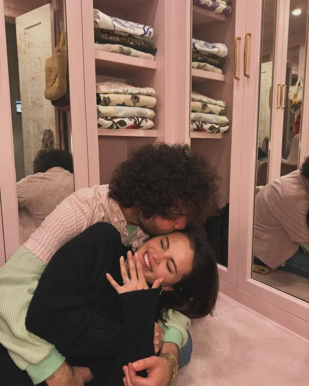 Foto del compromiso de Selena Gomez y Benny Blanco