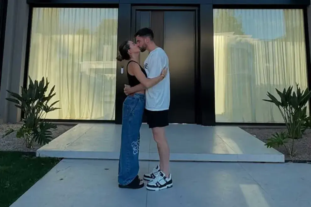 El futbolista y su pareja compartieron cómo quedó la casa que venían construyendo en Argentina.