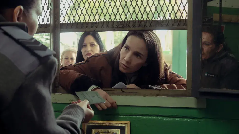 Foto de Natalia Oreiro en la nueva película argentina de Netflix, La mujer de la fila.
