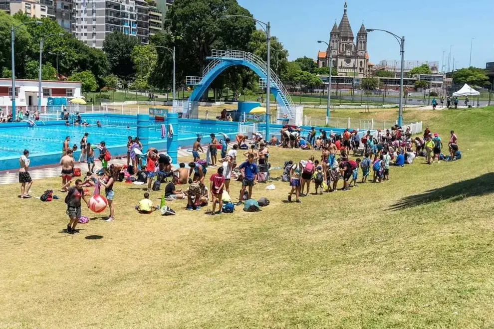 El Polideportivo Parque Chacabuco es otro de los sitios recomendados para este verano 2025