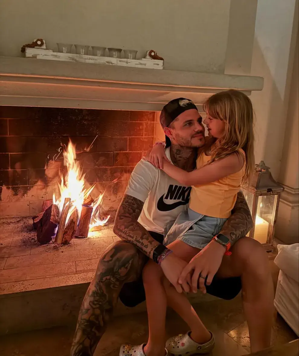 Mauro Icardi y una de las hijas que tuvo con Wanda Nara