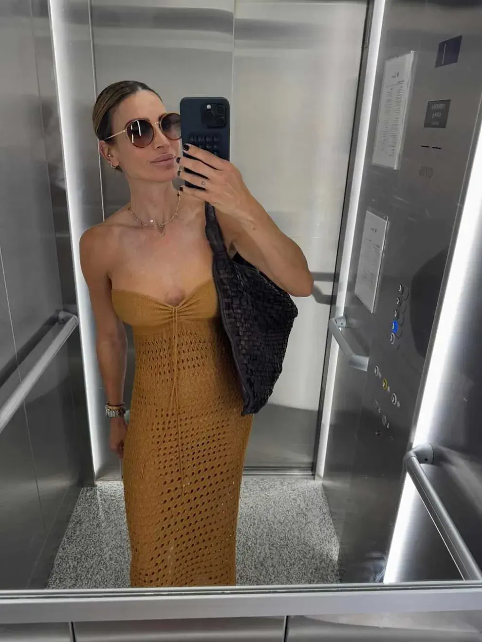 María Vazquez con un vestido tejido, un ítem furor en 2025