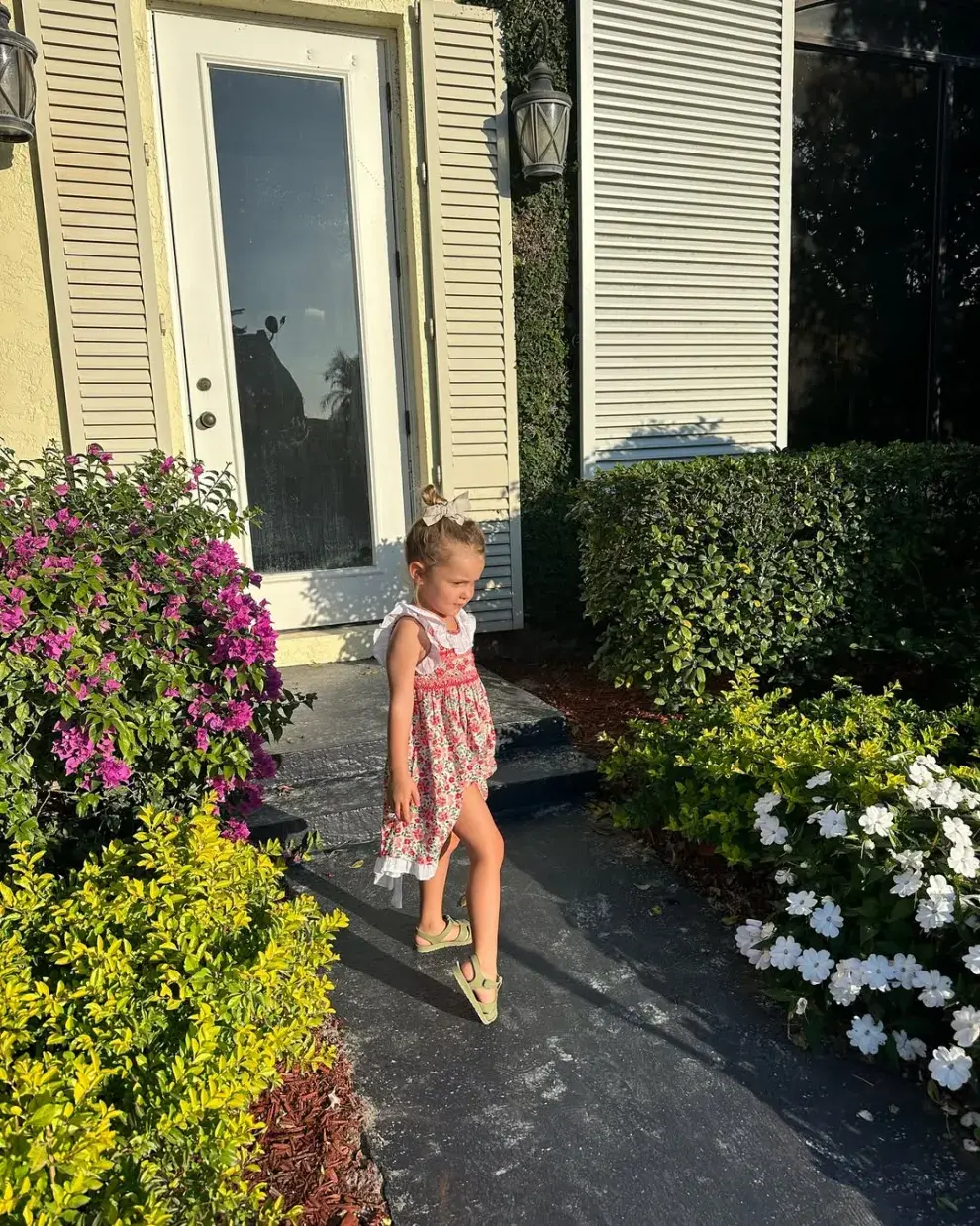 El look boho chic de Anita, la hija de Pampita.