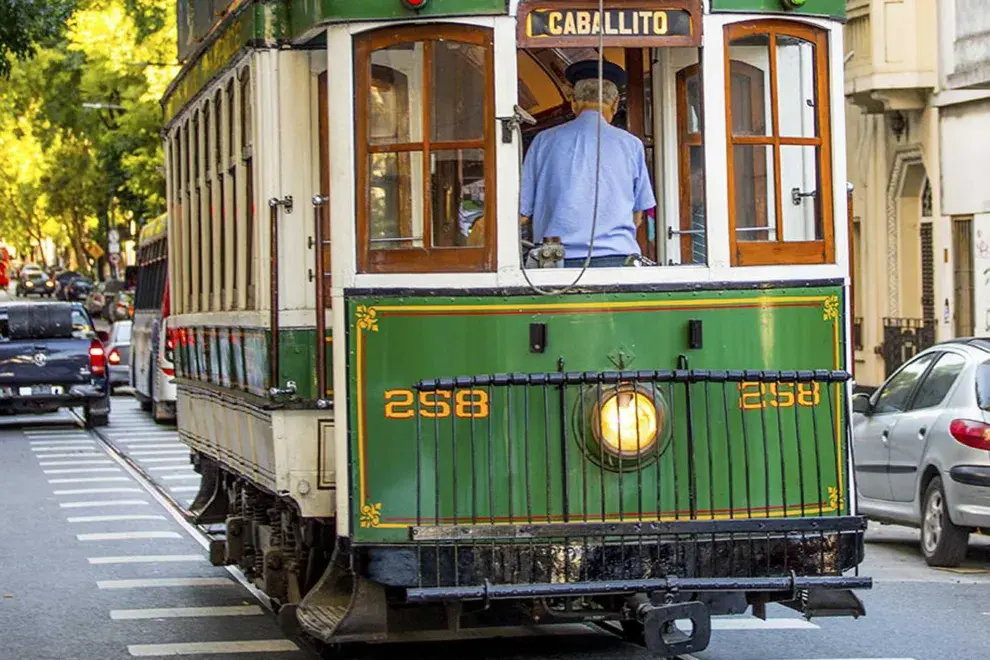 Durante 100 años, el tranvía fue un medio de transporte urbano en Buenos Aires, pero en 1963 desapareció abruptamente