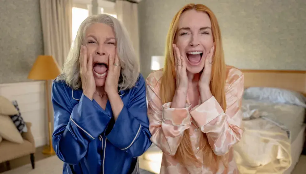 Jamie Lee Curtis y Lindsay Lohan en Viernes de locos 2.