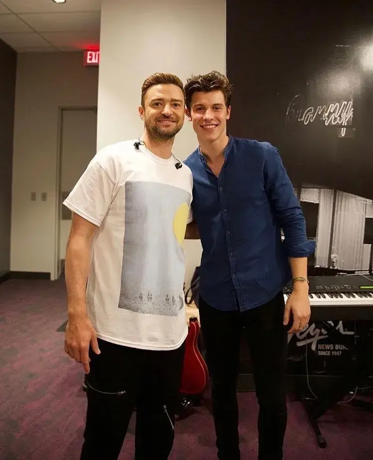 Justin Timberlake y Shawn Mendes, dos de los artistas que se presentarán en el Lollapalooza Argentina 2025. se