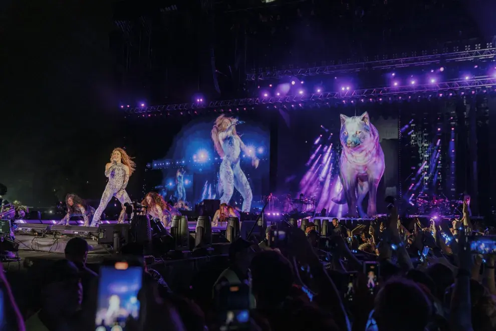 Shakira en el show Las mujeres ya no lloran tour en el Campor de Polo de Buenos Aires