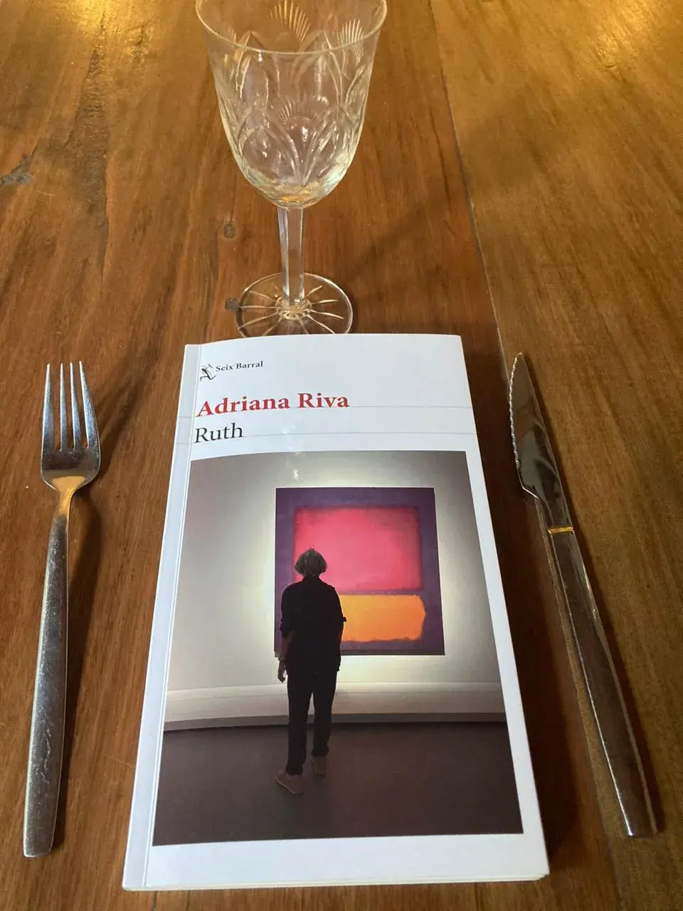 Portada de "Ruth" de Adriana Riva
