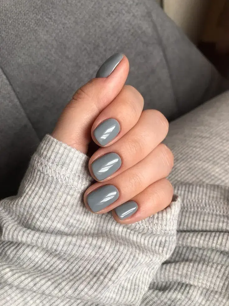 Uñas en color gris