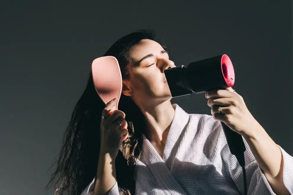 Las modeladoras de cabello son virales en las redes sociales.