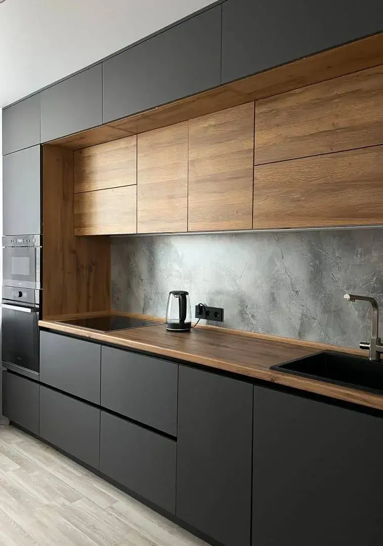 Adiós a los herrajes: estas son las tendencias en muebles de cocina para tus reformas.