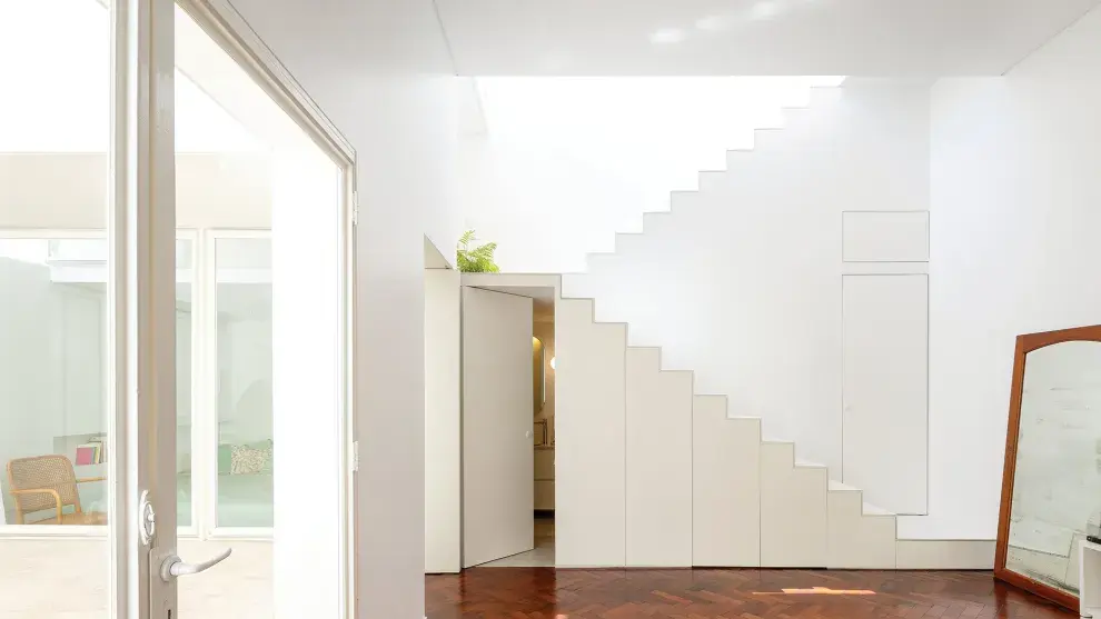 La luz y las formas geométricas arman un juego visual perfecto.