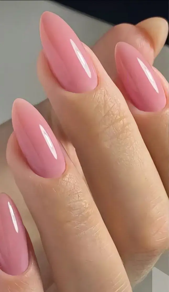Si te gustan los rosas, este tono más apagado es perfecto.
