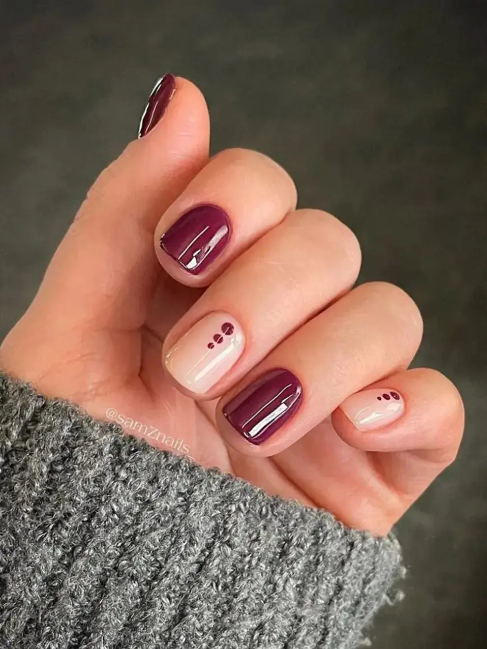 Por último, un ejemplo con un mix de uñas en un mismo estilo