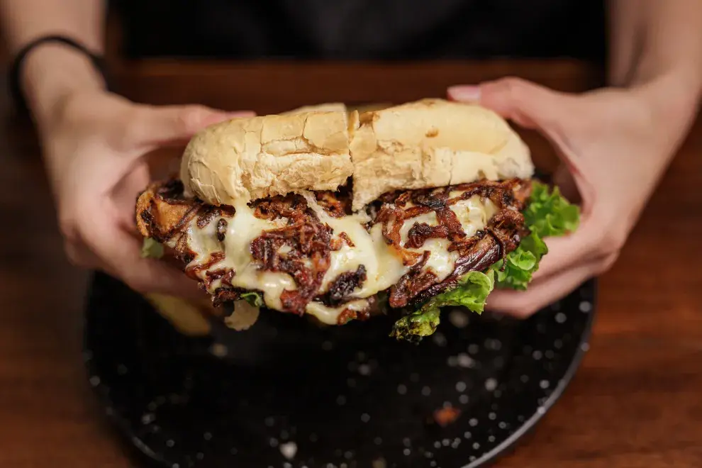 La ruta del sándwich: paradas irresistibles para probar originales versiones en CABA