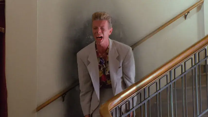 David Bowie gritando