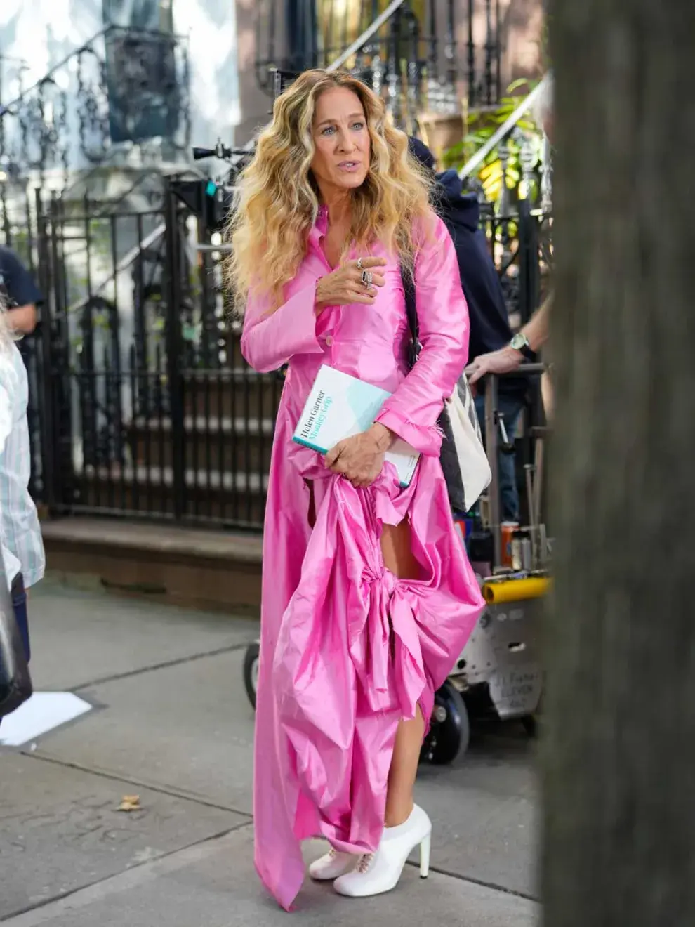 Por último, un vestido fucsia que se volvió protagonista