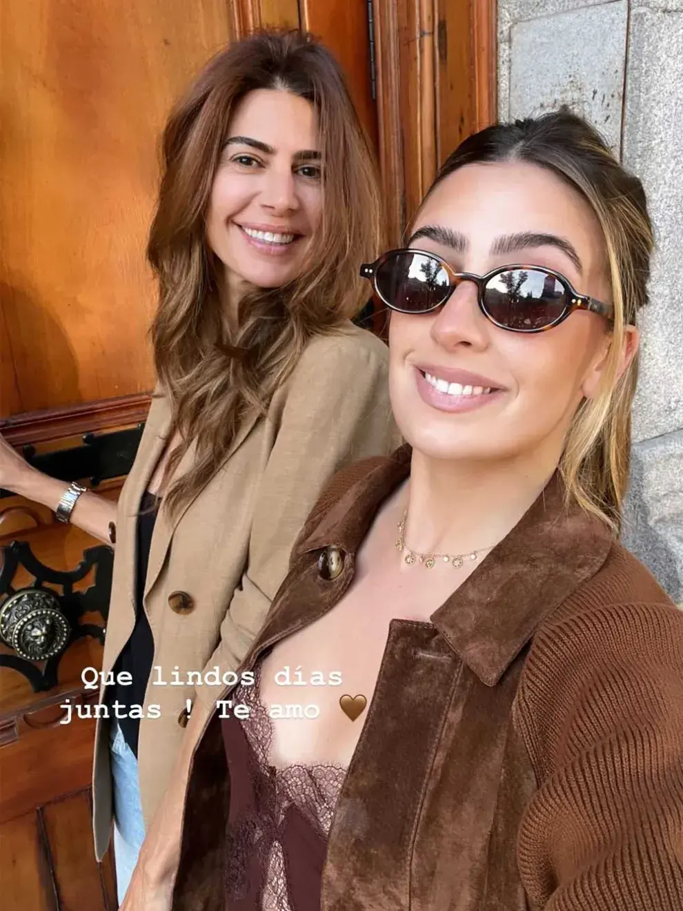 Juliana Awada y Tini Barbier con un estilismo en composé