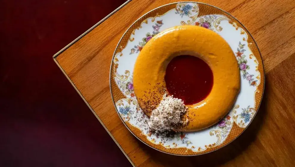 el hummus es mucho más que una pasta de garbanzos. Este plato icónico de Medio Oriente
