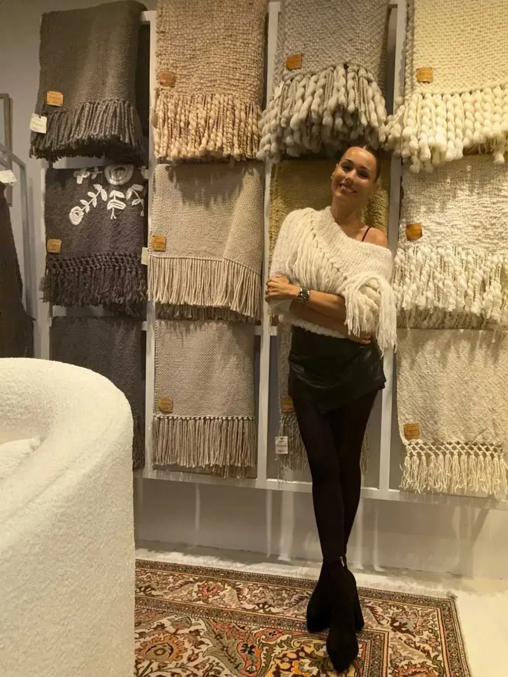 Pampita Ardohain selló su alianza con Ceferina Ponchos