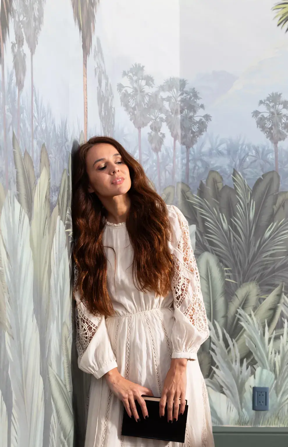 Sofía Willemoës presenta Tropical, un mural escénico.