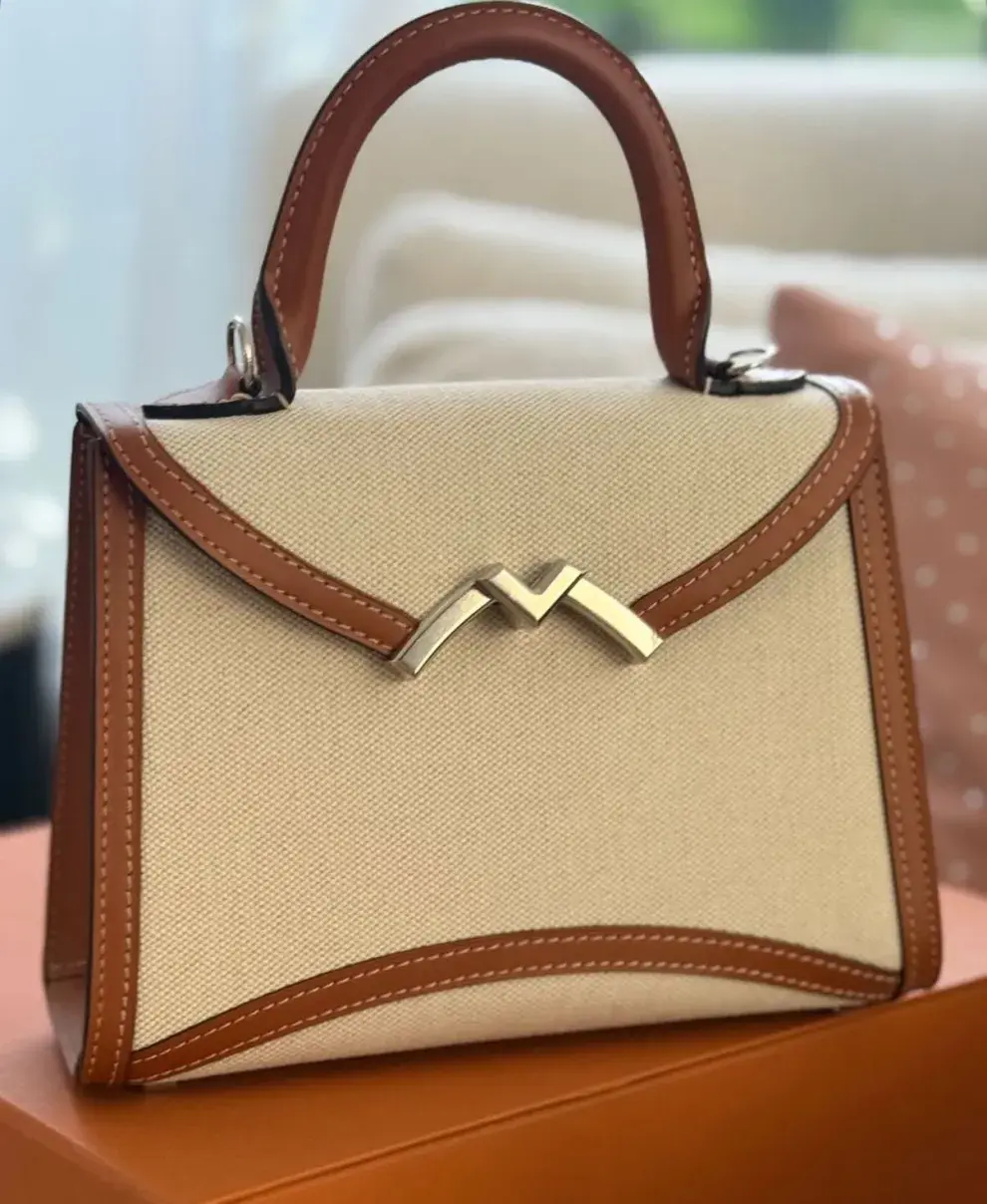 La cartera Gabrielle de Moynet que usó Antonela Roccuzzo