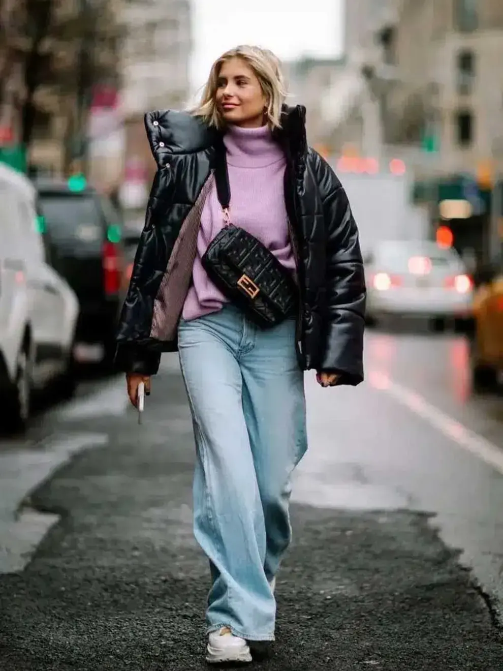 Otra propuesta de puffer, esta vez cortita con polera debajo