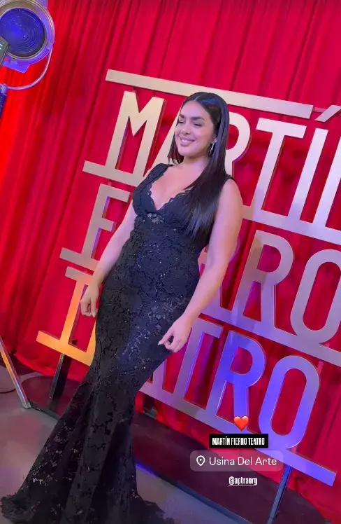 Angela Leiva en la alfombra roja de los Premios Martín Fierro de Teatro 2025