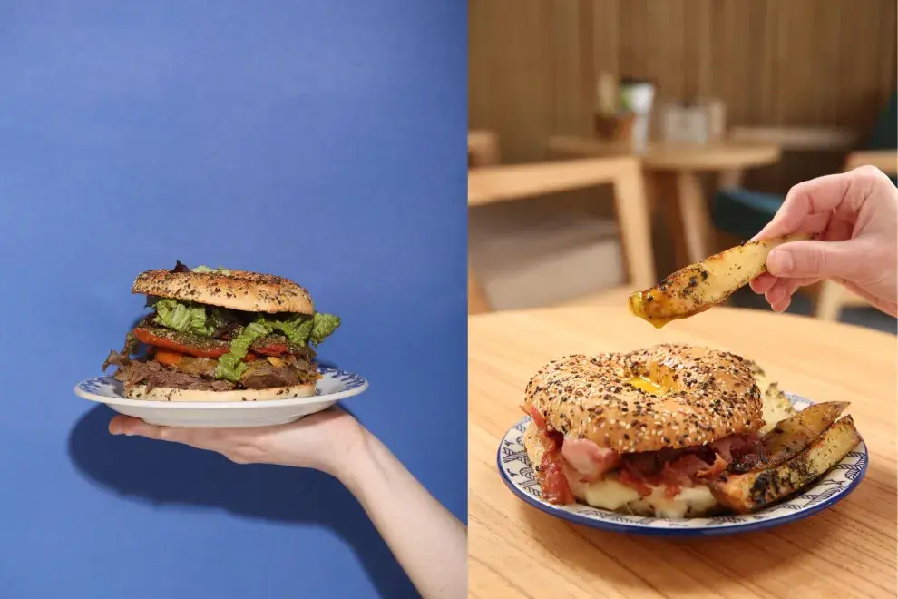 bagel con papas fritas
