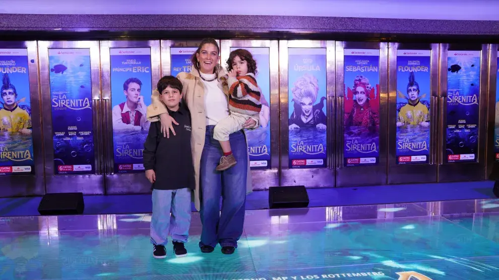 Juana Repetto junto a sus hijos