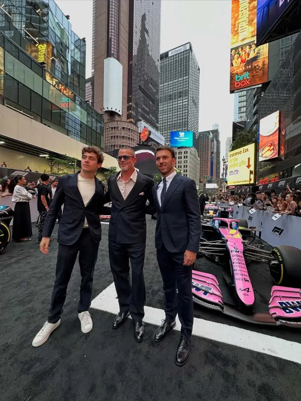 Franco Colapinto, Brad Pitt y Pierre Gasly ennla premiere de la película F1