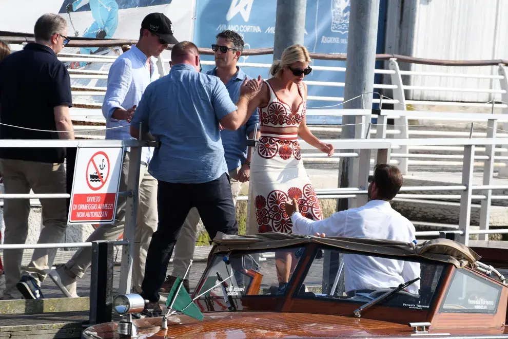 El look de Ivanka Trump en su llegada a Venecia para la boda de Jeff Bezos y Lauren Sánchez.