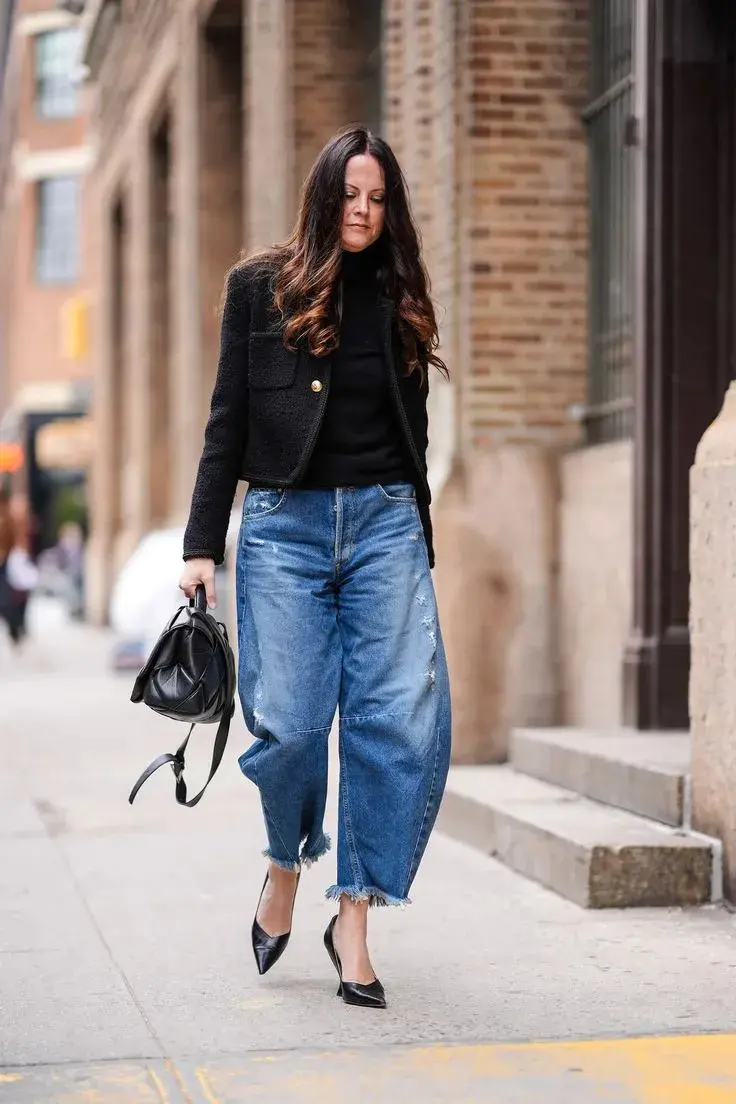 Aunque parecen difíciles de llevar, los jeans herradura son sorprendentemente versátiles.