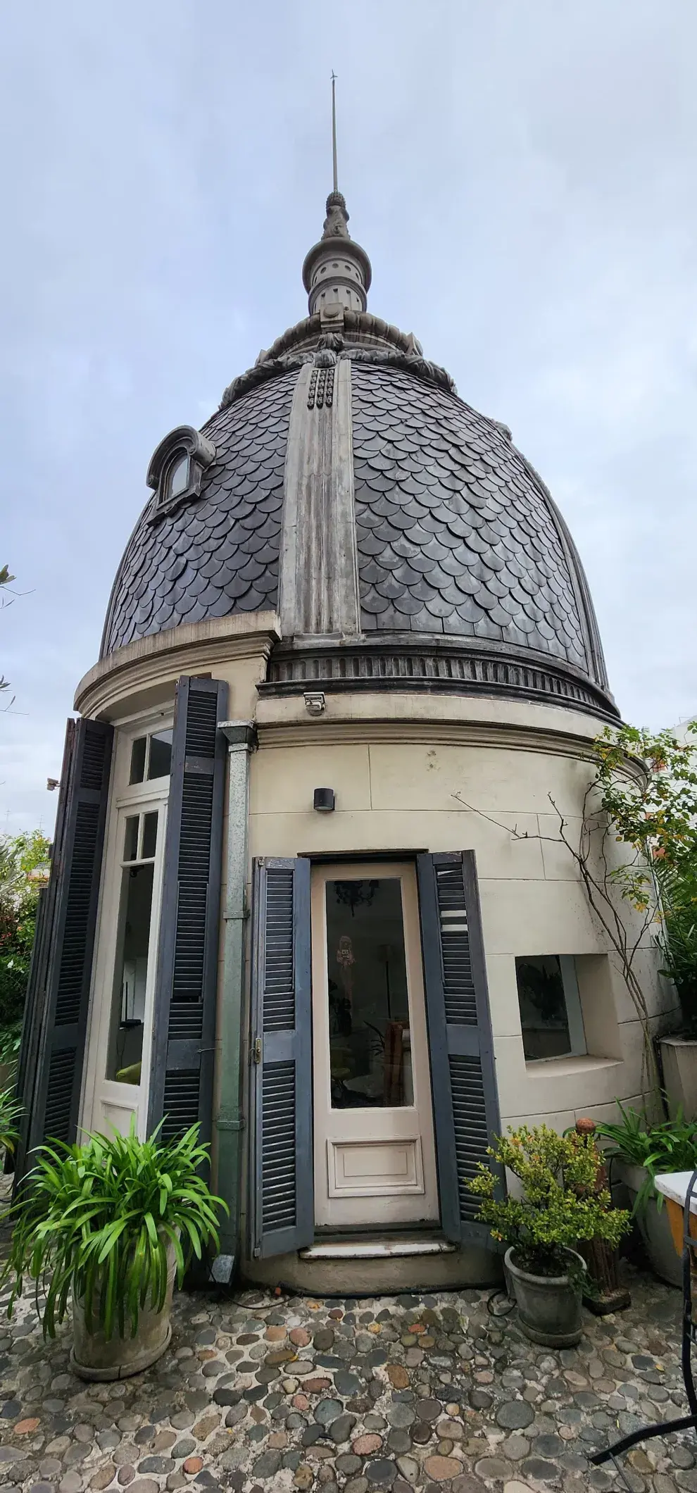 Cúpula de Mansilla y Scalabrini Ortiz: disponible en Arbnb.