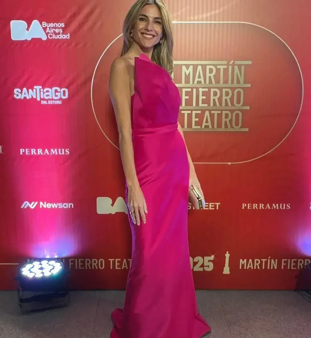 María Belén Ludueña en la alfombra roja de los Premios Martín Fierro de Teatro 2025.