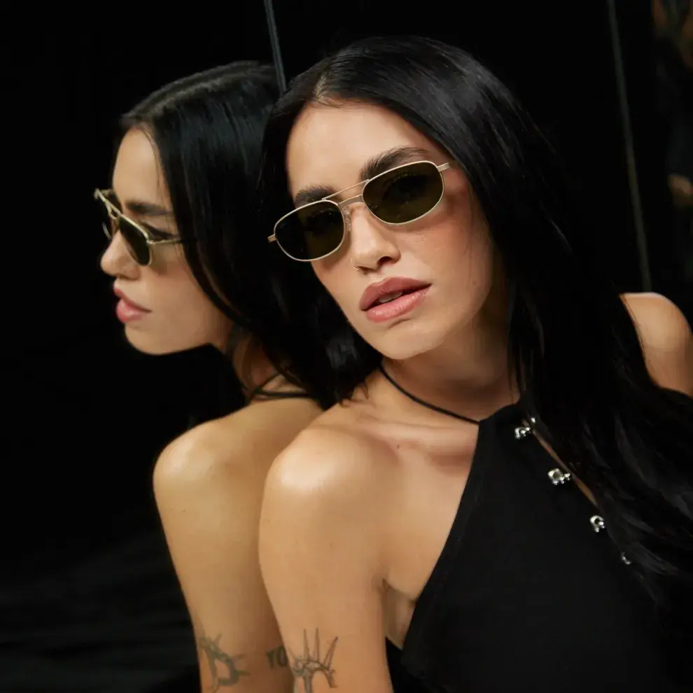 Unos lentes súper cancheros (LALI X HARDEM $185.000,00)