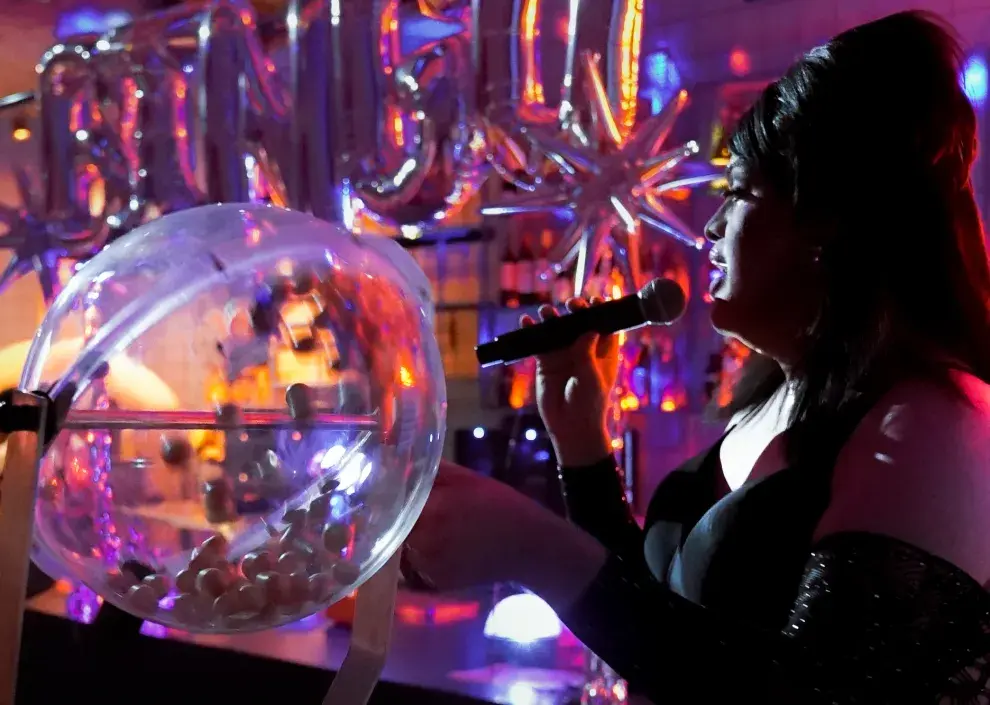 Noches de karaoke, bingo y tarot en Palermo